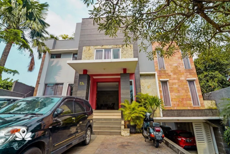 ZEN Rooms Basic near Cilandak Town Square