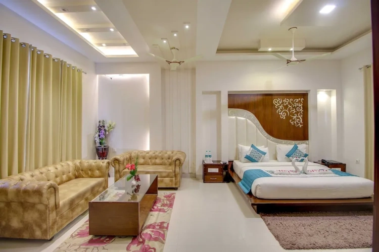 Luxury Suite