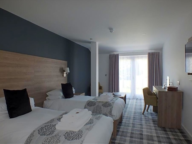 Superior Twin room with garden view