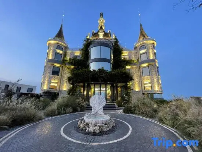 Bay Four Seasons Castle Hotel