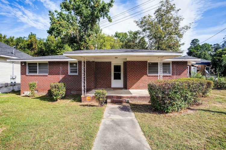 3 Bedrooms Cottage