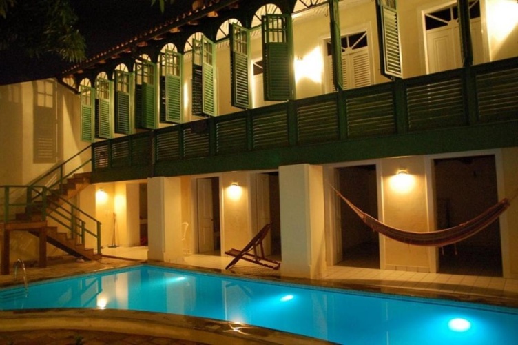 Standard Triple room with pool view