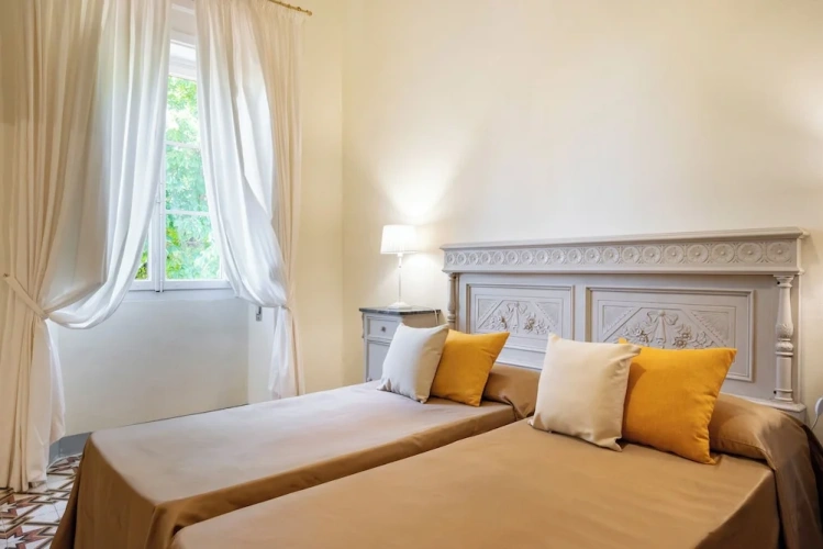 1 Bedroom Standard Quadruple Family room with garden view