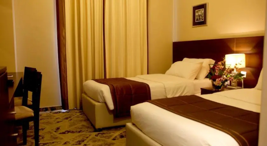 Golden Tulip De Ville
