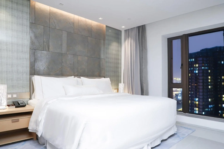 Standard Double room with city view