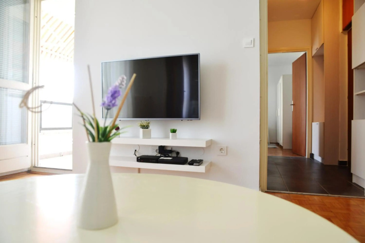 Apartment Ema