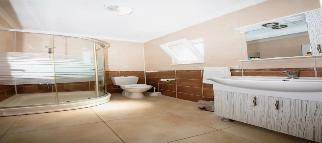Onoda Hotel & Suites