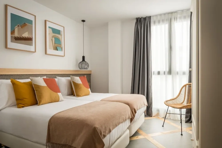 Standard Twin room