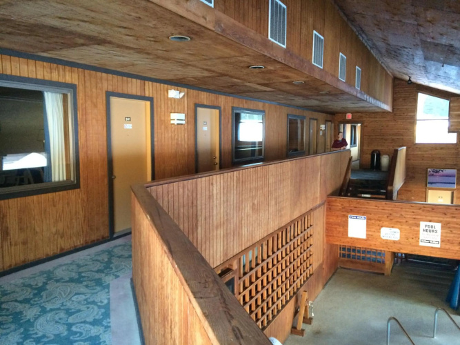 Cedar Motor Inn photo 12