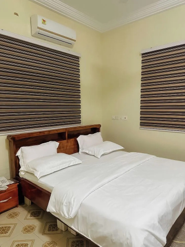 Senalli Hotel