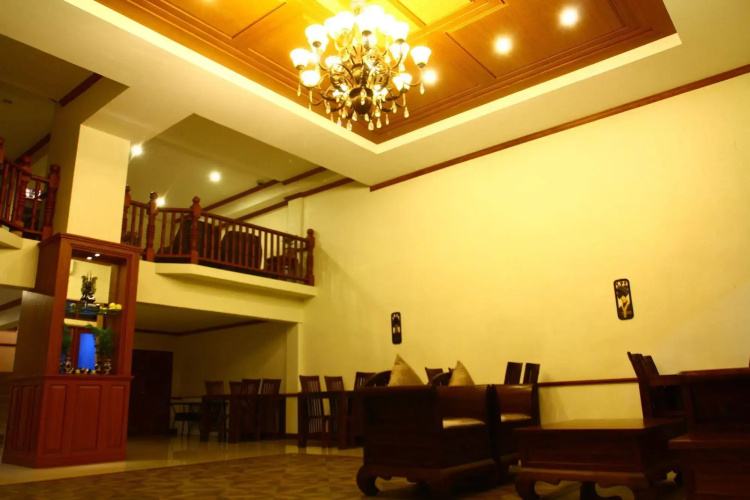 Phoothawee House