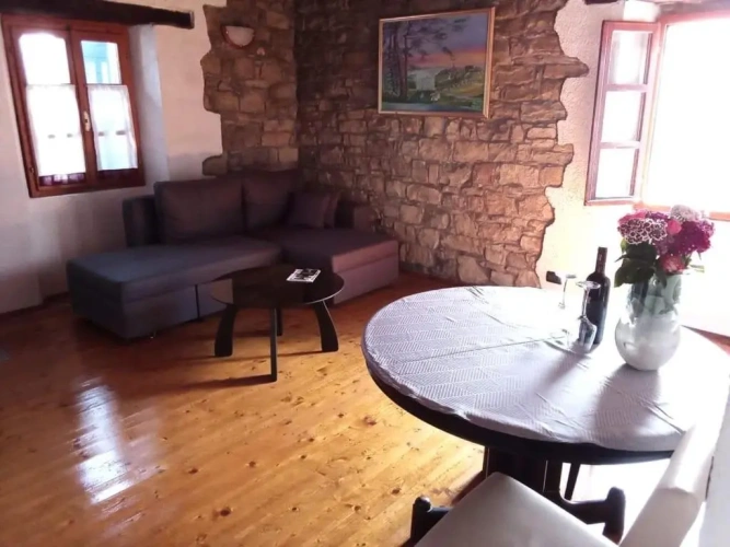 1 Bedroom Apartment with park view