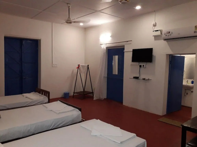 Hotel Dhuni Resorts goa