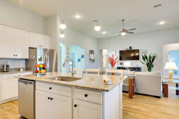 4 Bedrooms Cottage