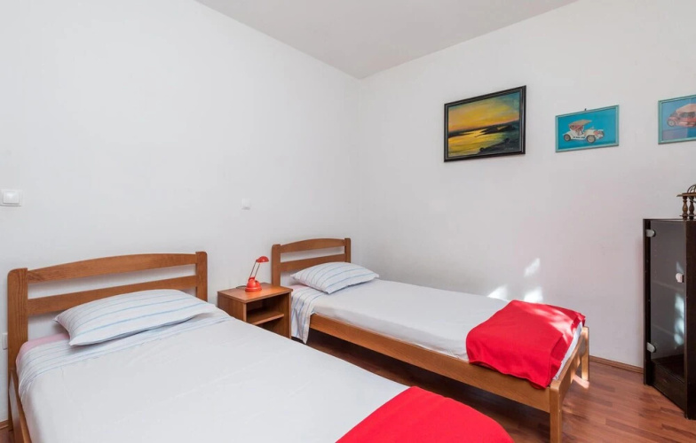 Awesome Home in Starigrad With Wifi and 2 Bedrooms