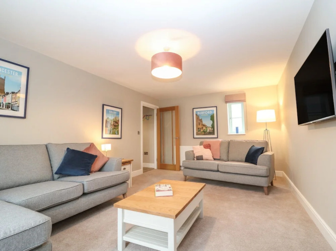 9 Windrush Heights