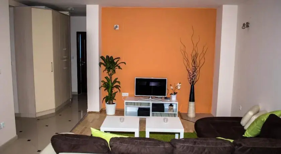 Happy Home Apartment