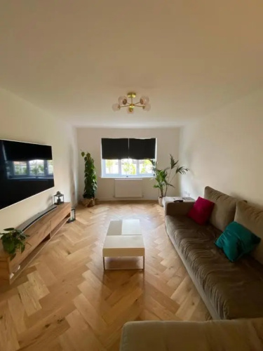 Luxury 4 bed detached 3 beds