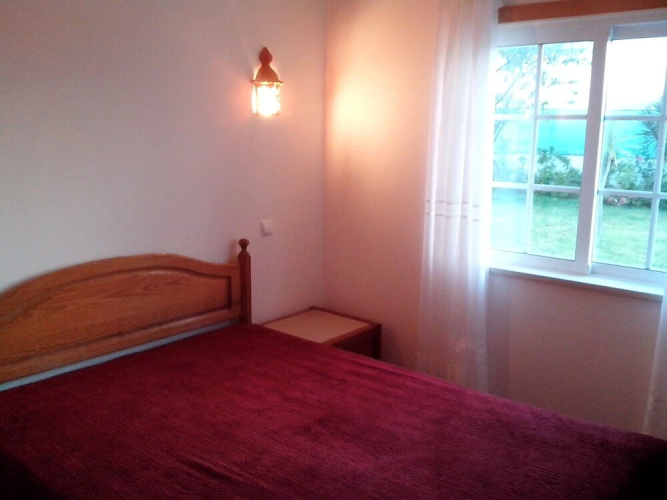 2 Bed Flat - Sleeps 4 - Parking - Wifi