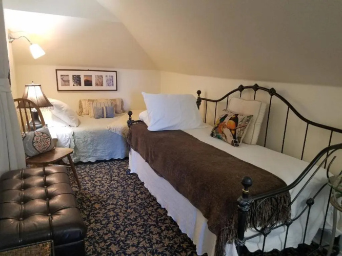 Abbey House Inn