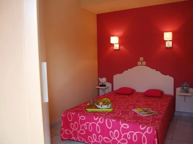 3 Bedrooms Classic Cottage