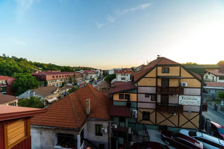 Talismano Apartments