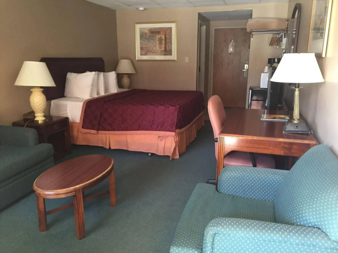 Elizabethan Inn