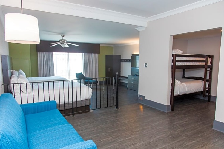 Quadruple Suite