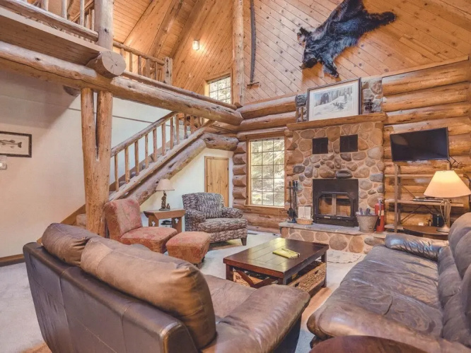 Bear Den Log Cabin