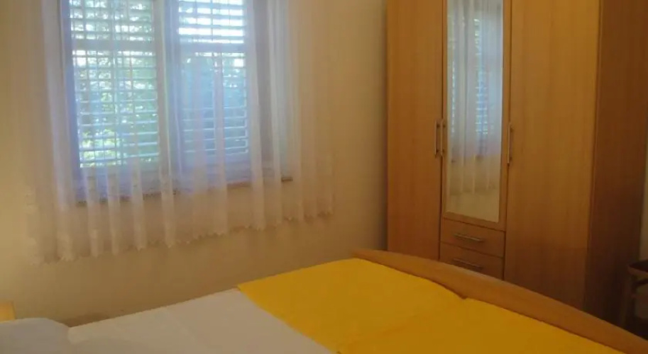 Apartments Jakov G.