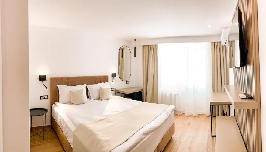 Corina cm