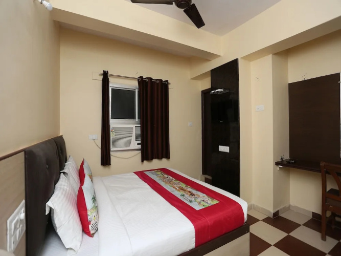 OYO 9926 Hotel Bharat INN