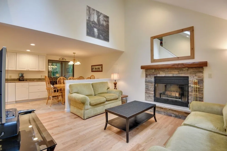 4 Bedrooms Cottage