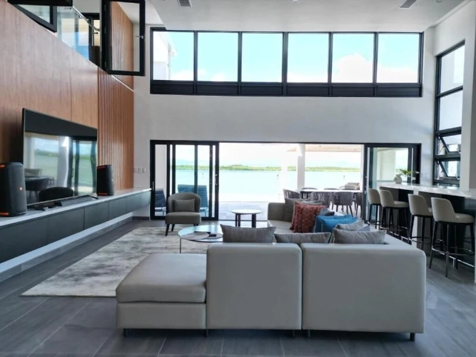4 Bedrooms Luxury Villa with water view