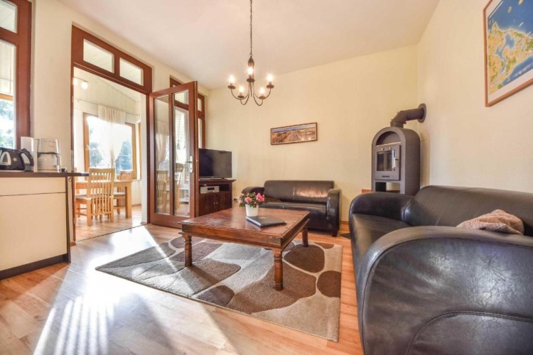3 Bedrooms Apartment
