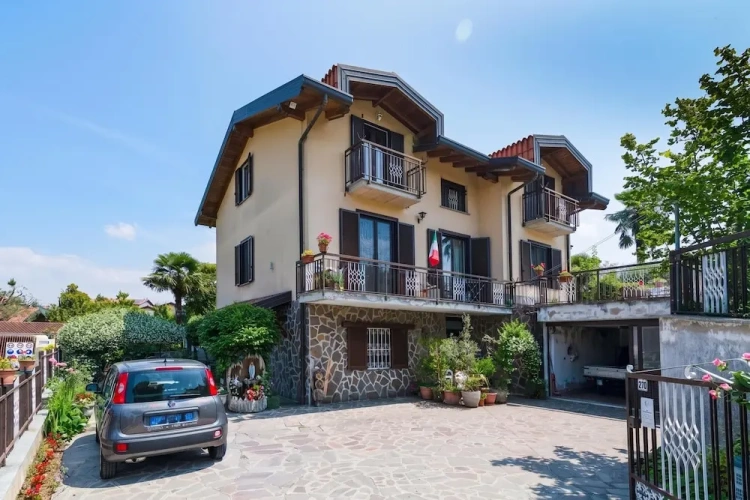Family Apartment with balcony