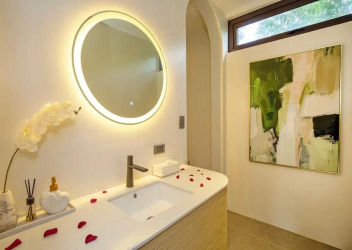 2 Bedrooms Suite with balcony