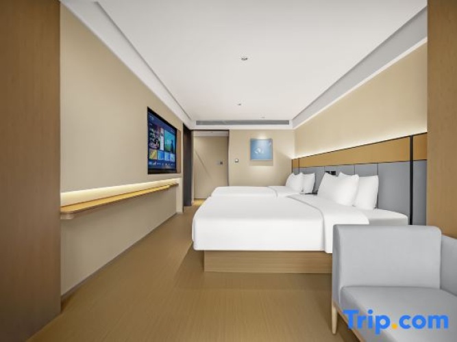 Standard Twin room with river view