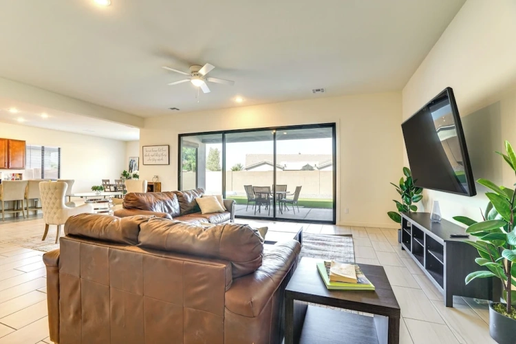 4 Bedrooms Cottage