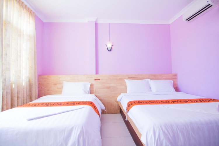 Standard Triple room