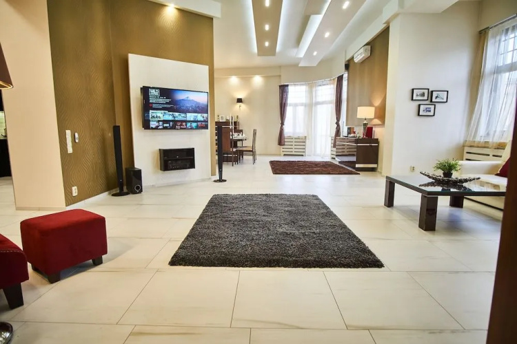 Nikita Apartment