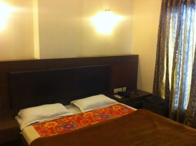 Goroomgo Green Hill imphal