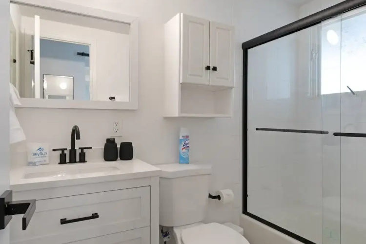 929 Red Sandstone 3 Bedroom Condo