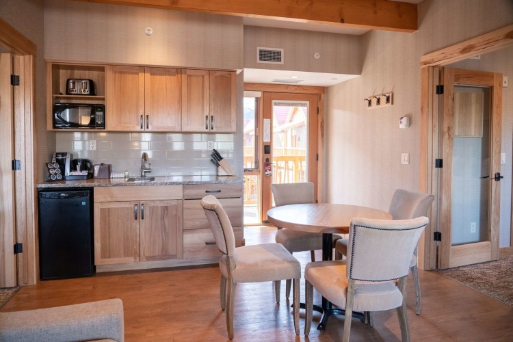 Moose Hotel & Suites photo 23