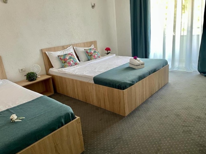 Standard Triple room with balcony