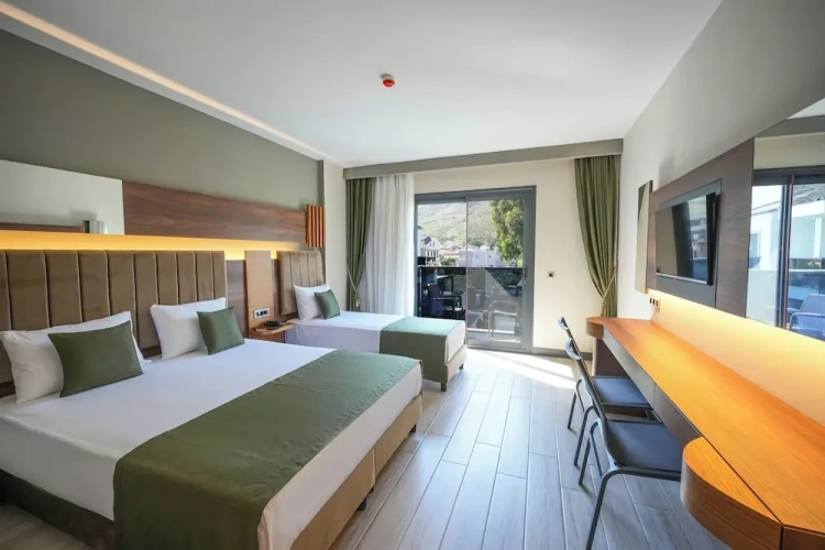 Comfort Triple room with balcony and with pool view