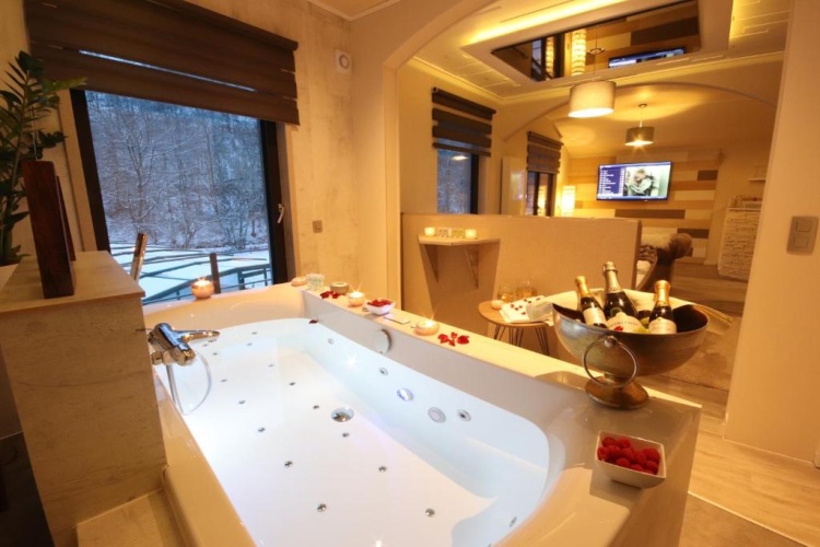 Deluxe Double Suite with balcony and with view