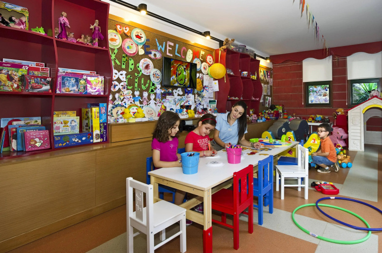 Mediterranean Beach Hotel photo 45