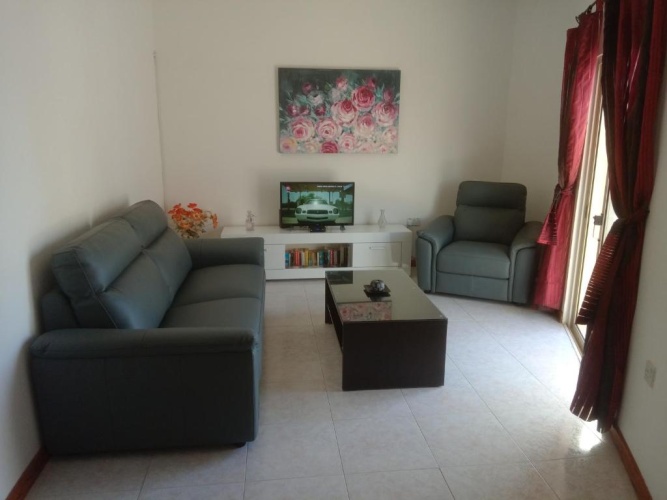 2 Bedrooms Apartment