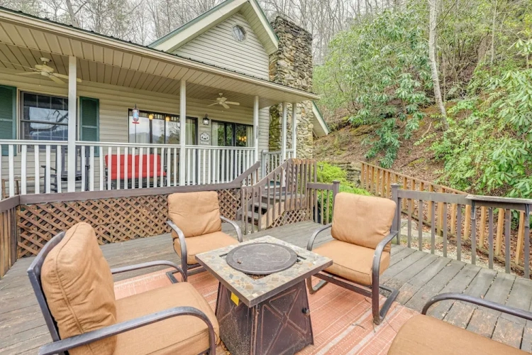 3 Bedrooms Cottage